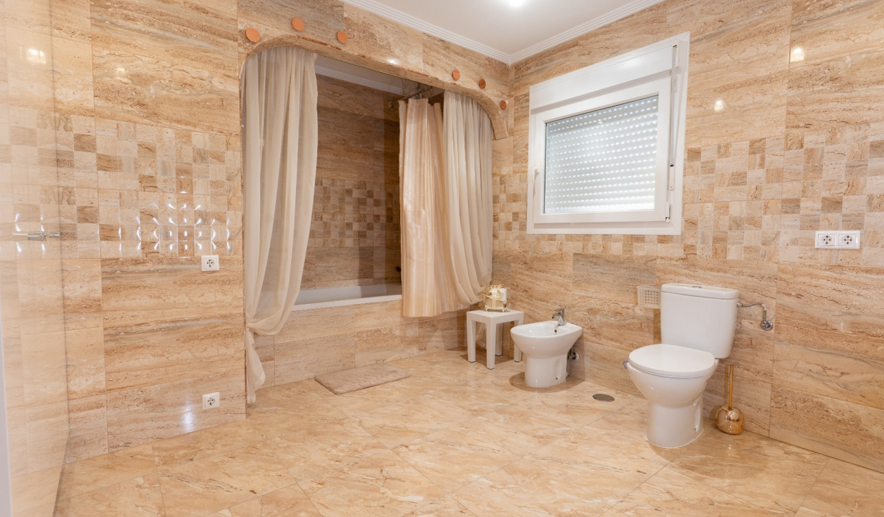 Resale - Semi - Detached Villa - Torrevieja - Los Balcones