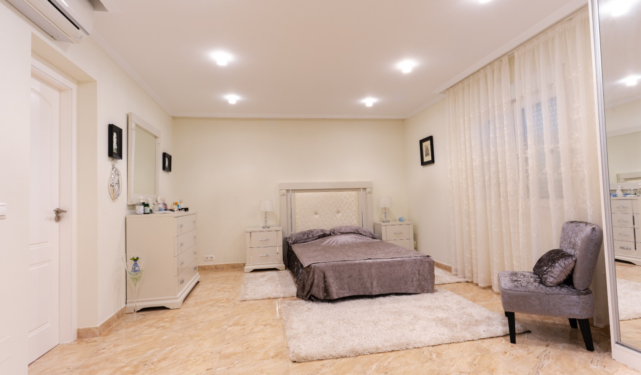 Resale - Semi - Detached Villa - Torrevieja - Los Balcones