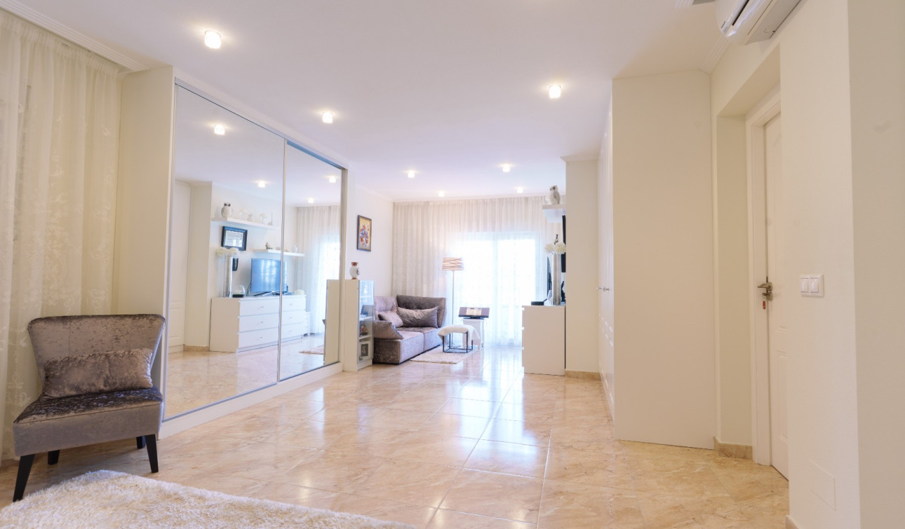 Resale - Semi - Detached Villa - Torrevieja - Los Balcones