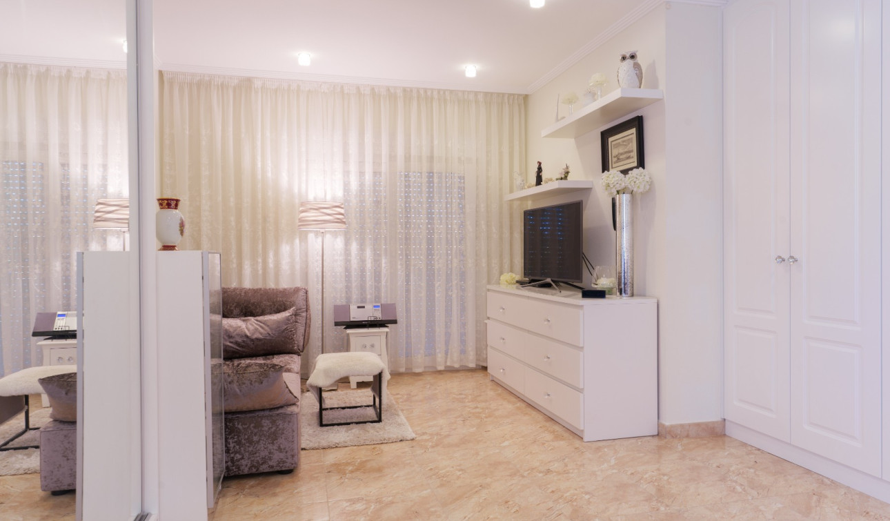 Resale - Semi - Detached Villa - Torrevieja - Los Balcones