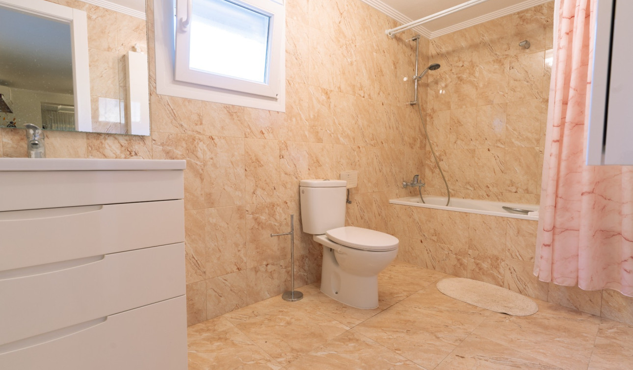 Resale - Semi - Detached Villa - Torrevieja - Los Balcones