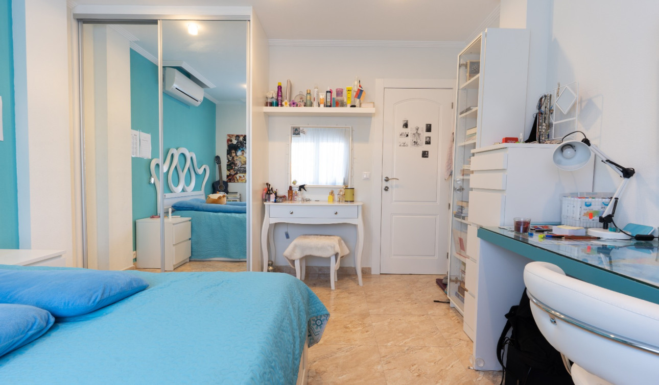 Resale - Semi - Detached Villa - Torrevieja - Los Balcones