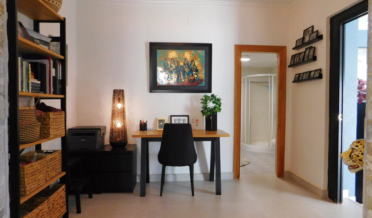 Resale - Semi - Detached Villa - Torrevieja - San Luis