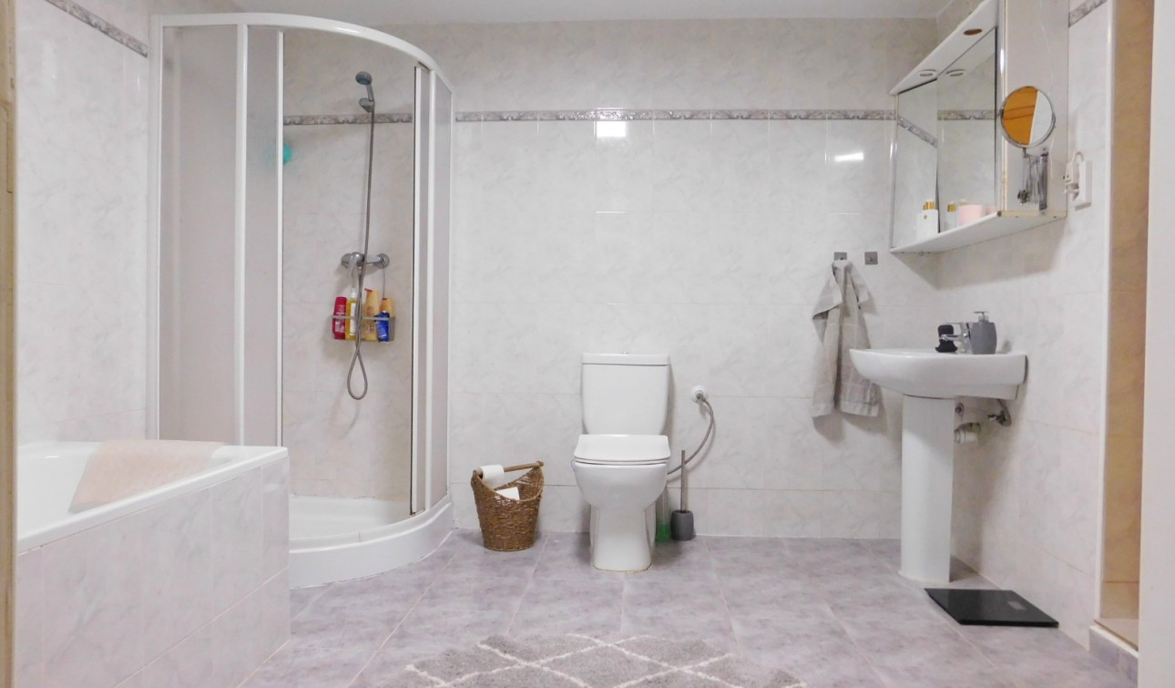 Resale - Semi - Detached Villa - Torrevieja - San Luis