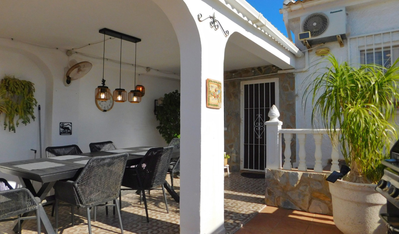 Resale - Semi - Detached Villa - Torrevieja - San Luis