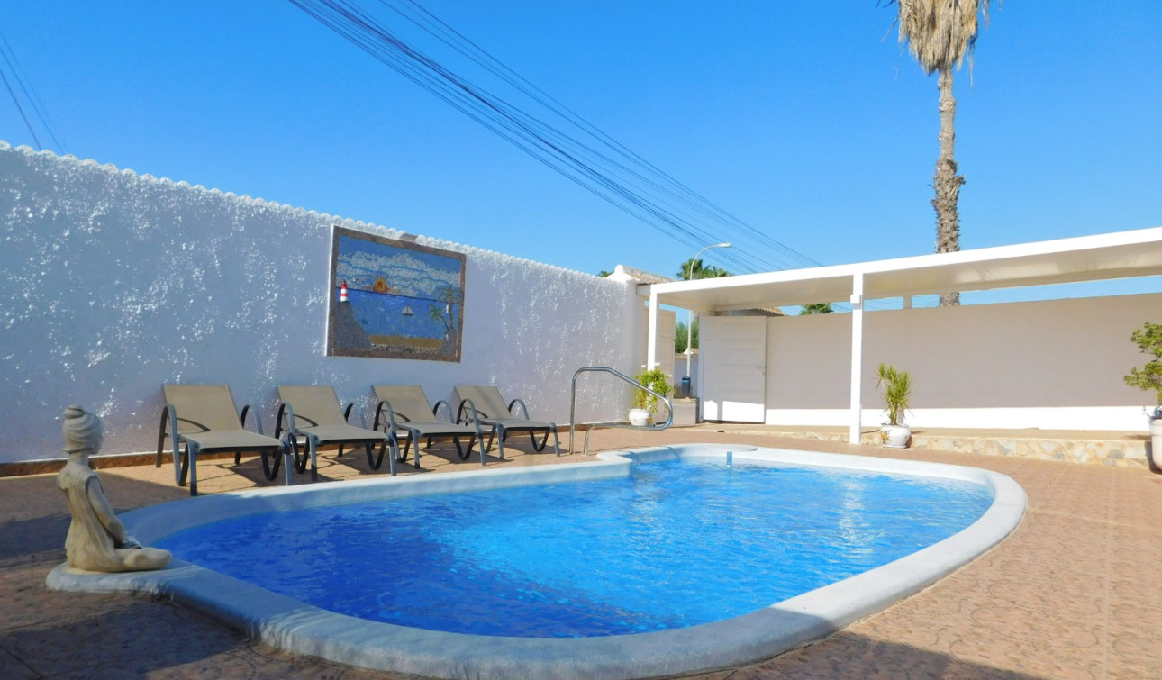 Resale - Semi - Detached Villa - Torrevieja - San Luis