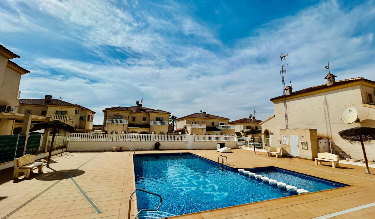 Resale - Single Family Home - Torrevieja - Sector 25