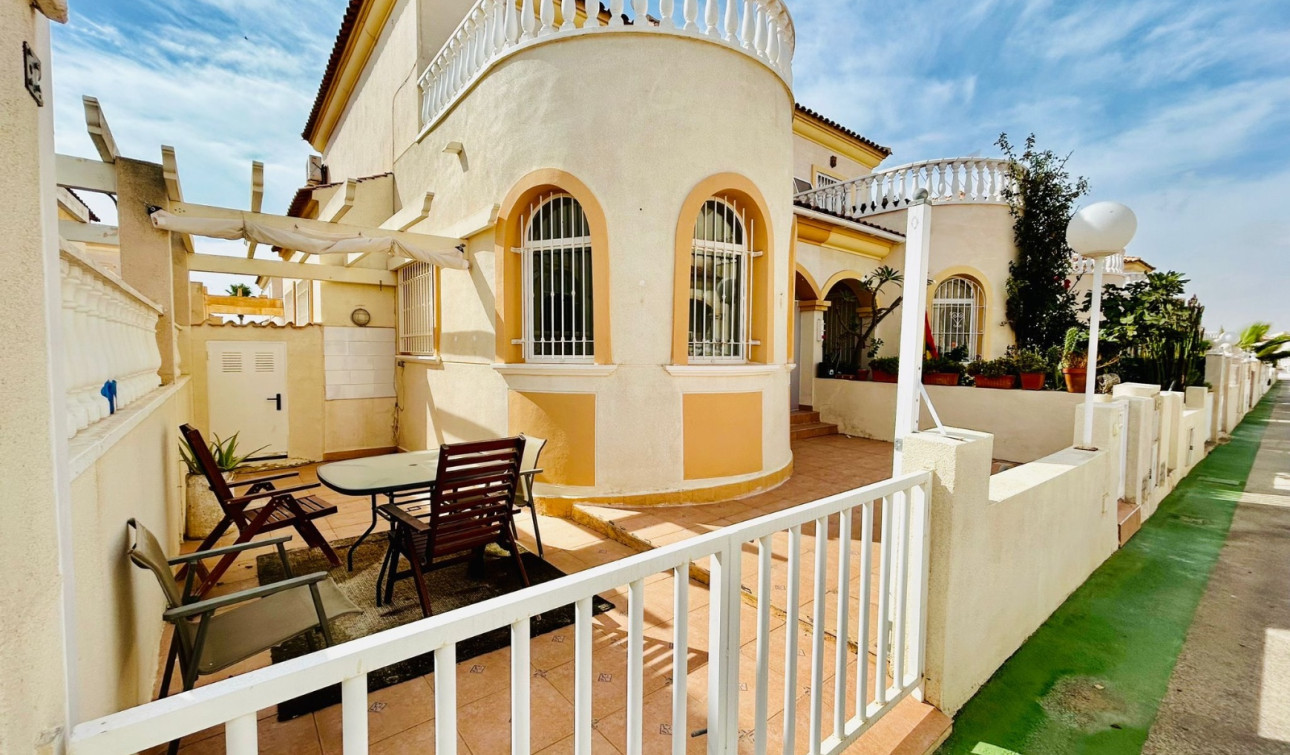 Resale - Single Family Home - Torrevieja - Sector 25