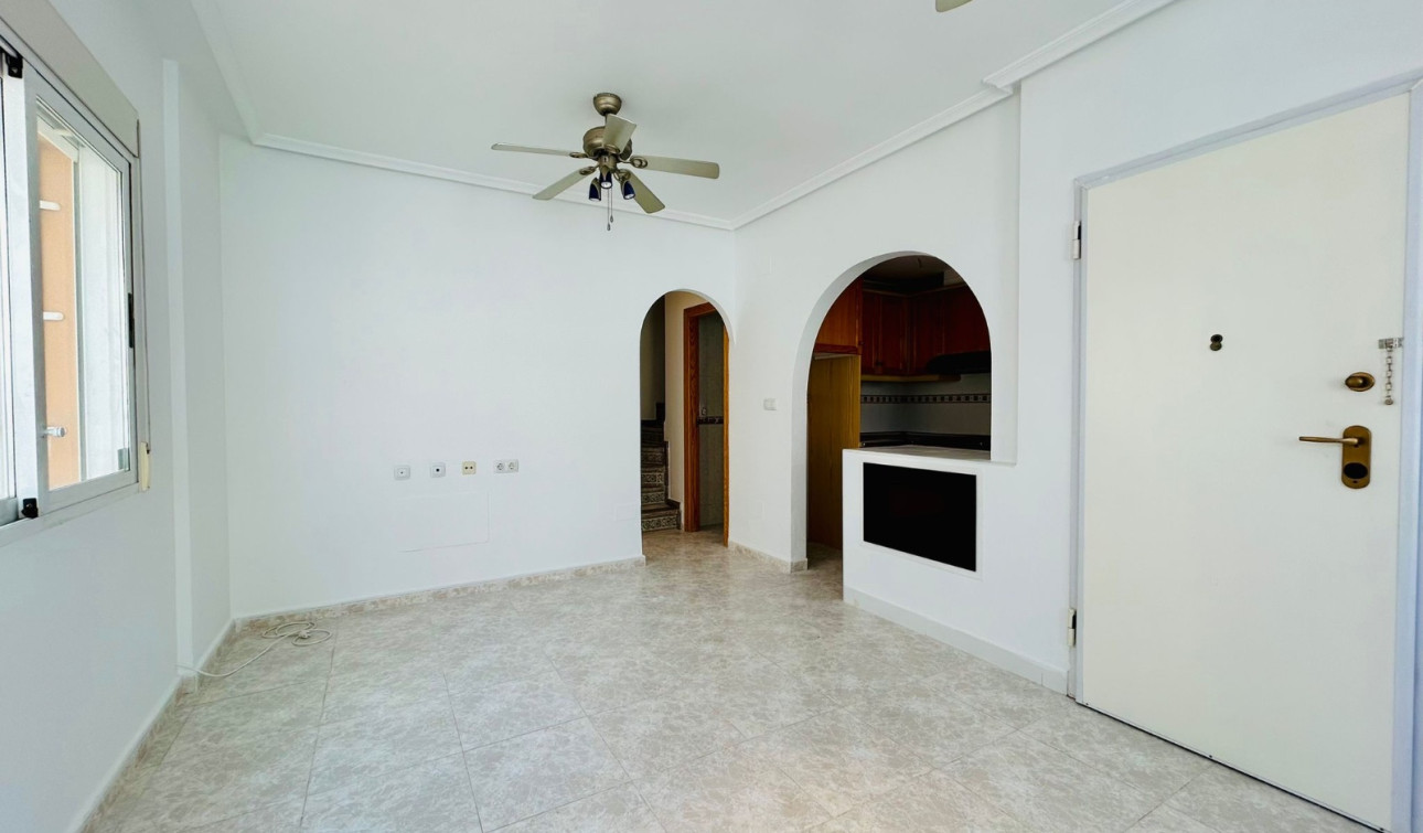 Resale - Single Family Home - Torrevieja - Sector 25