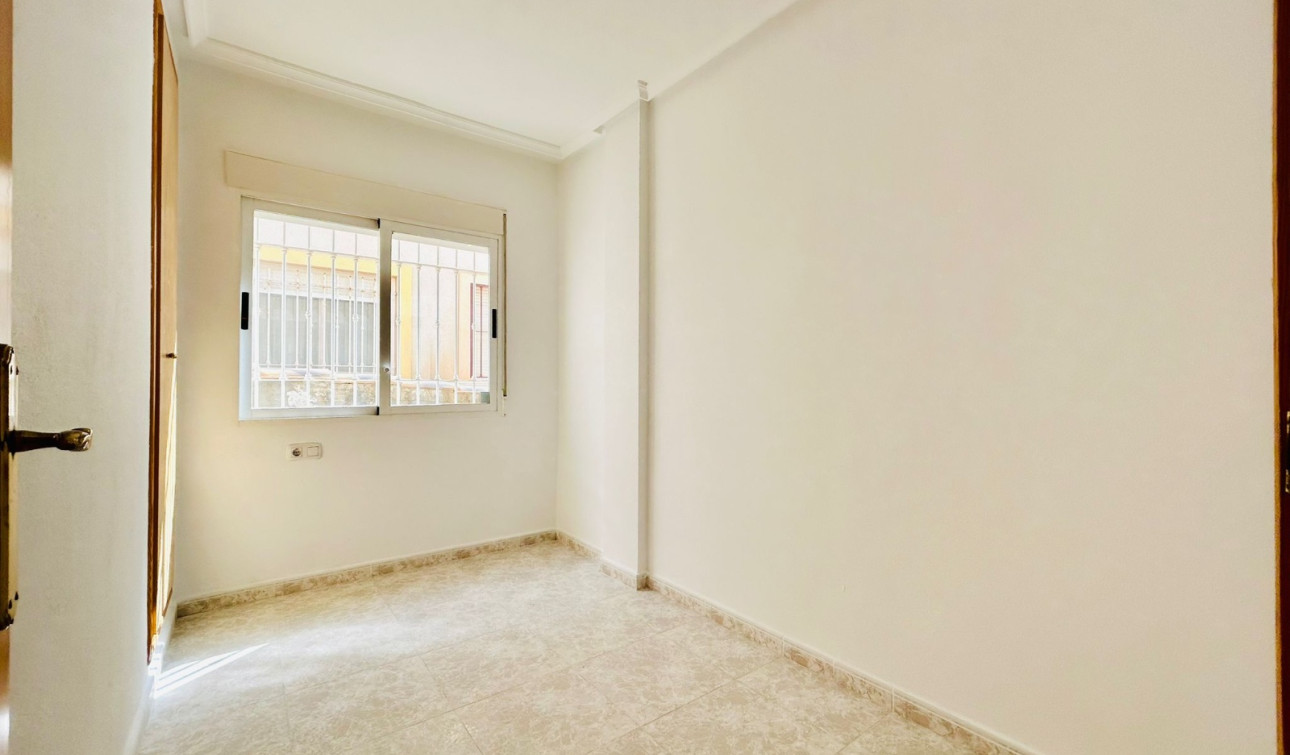 Resale - Single Family Home - Torrevieja - Sector 25