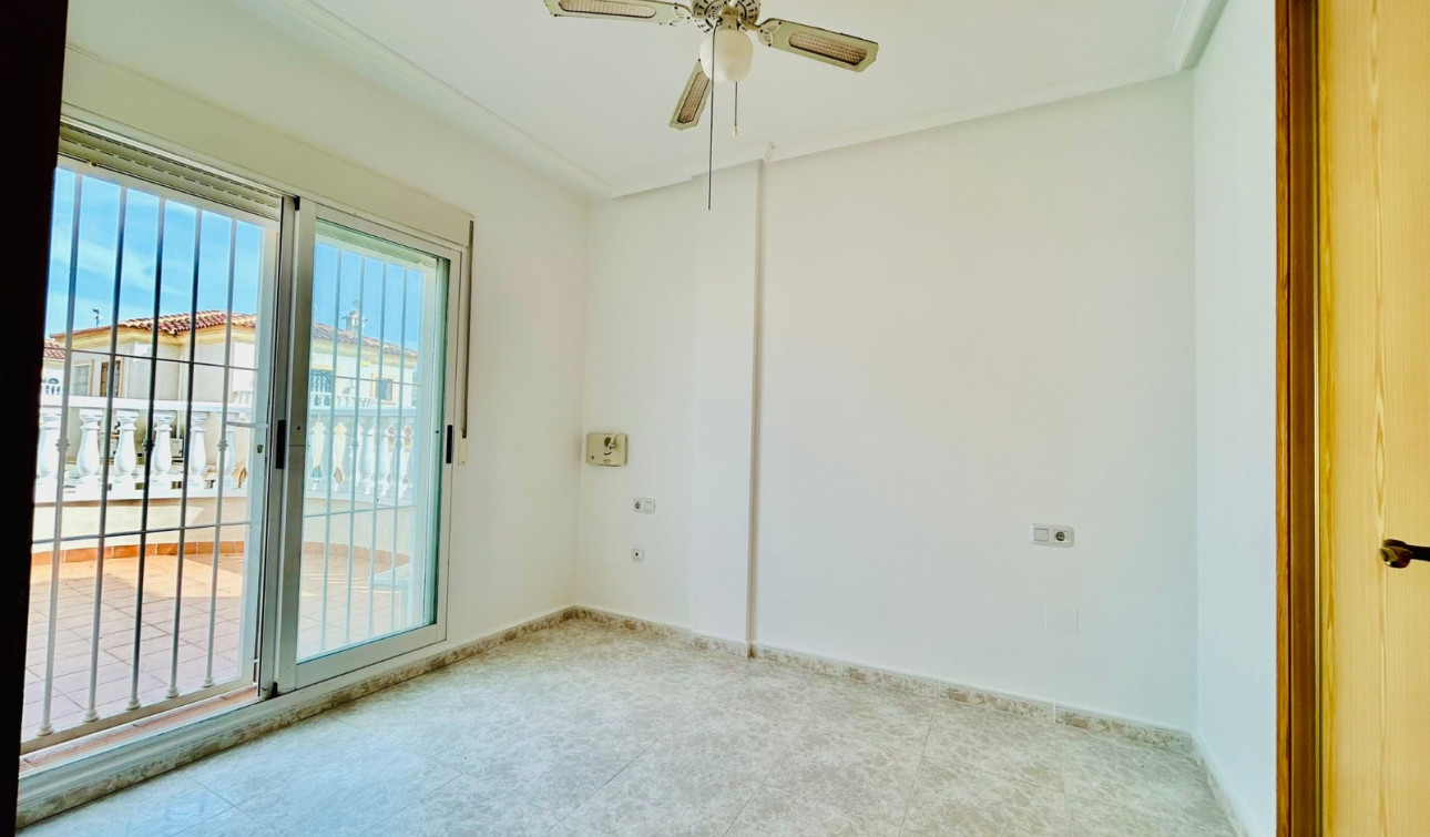 Resale - Single Family Home - Torrevieja - Sector 25