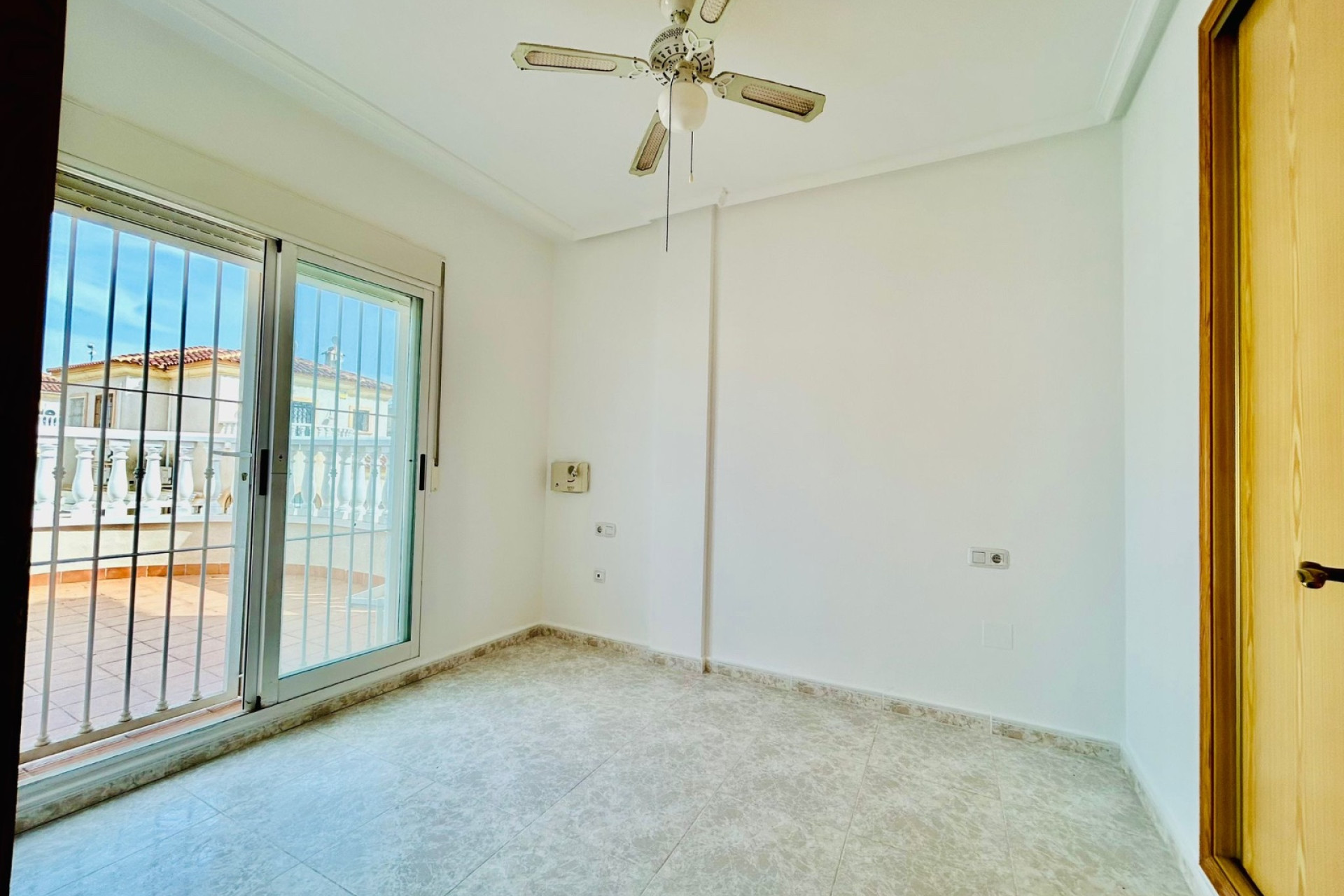 Resale - Single Family Home - Torrevieja - Sector 25