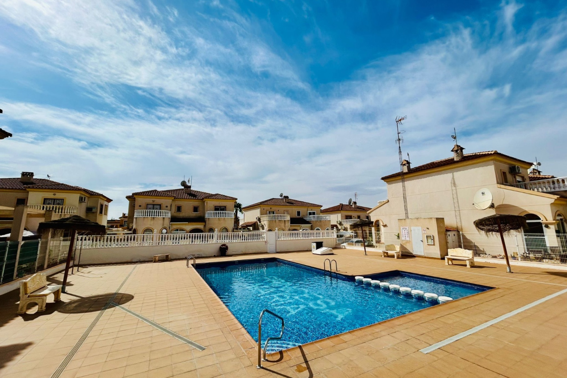 Resale - Single Family Home - Torrevieja - Sector 25