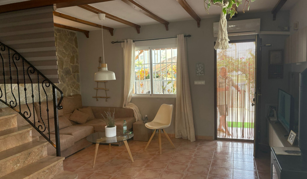 Resale - Town House - Algorfa