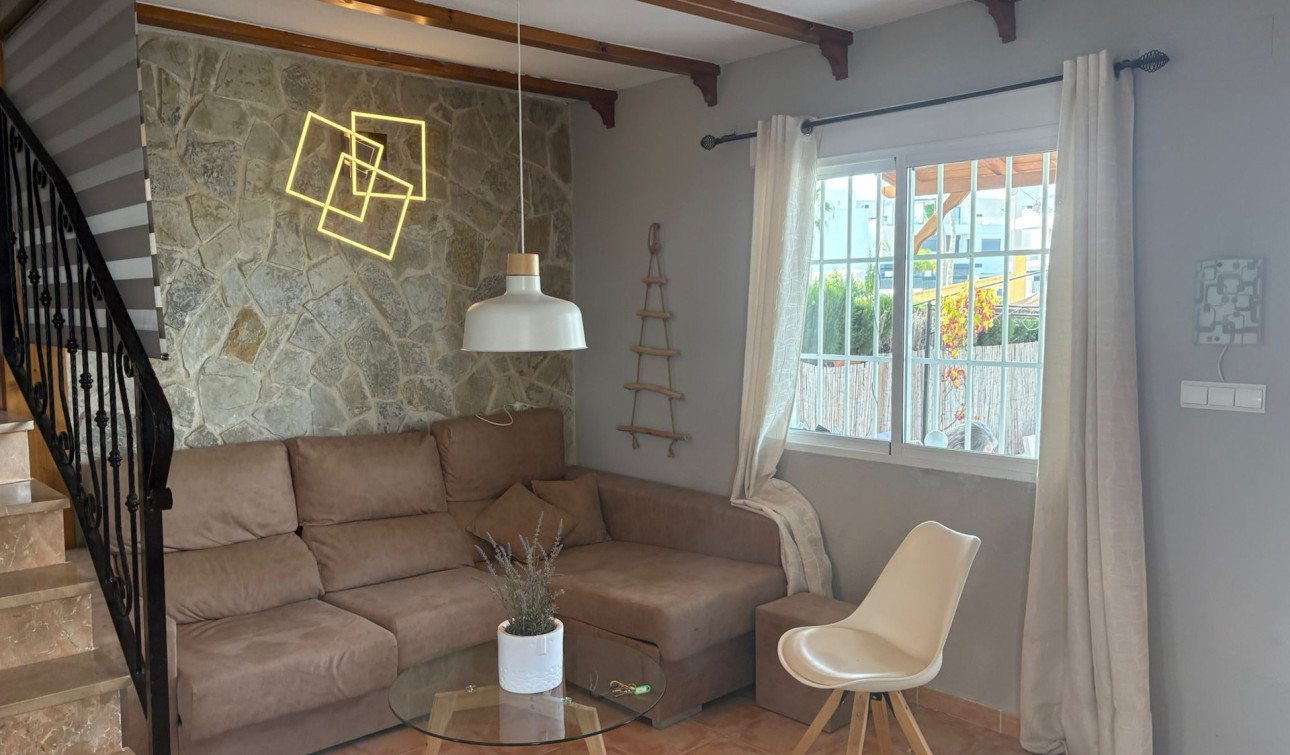 Resale - Town House - Algorfa
