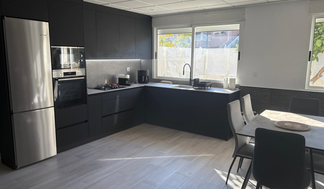 Resale - Town House - Algorfa