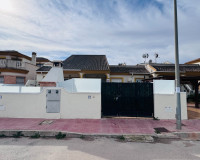 Resale - Town House - Daya Nueva