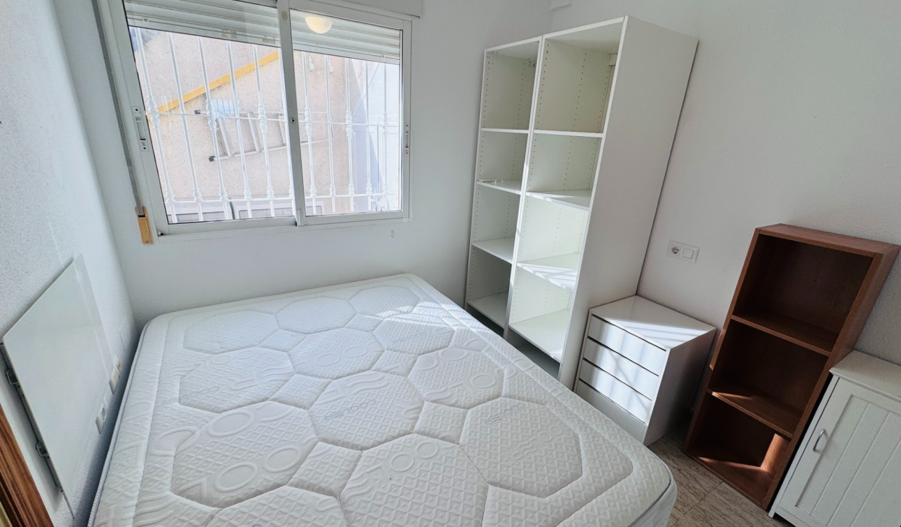 Resale - Town House - Daya Nueva