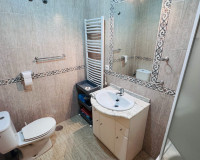 Resale - Town House - Daya Nueva