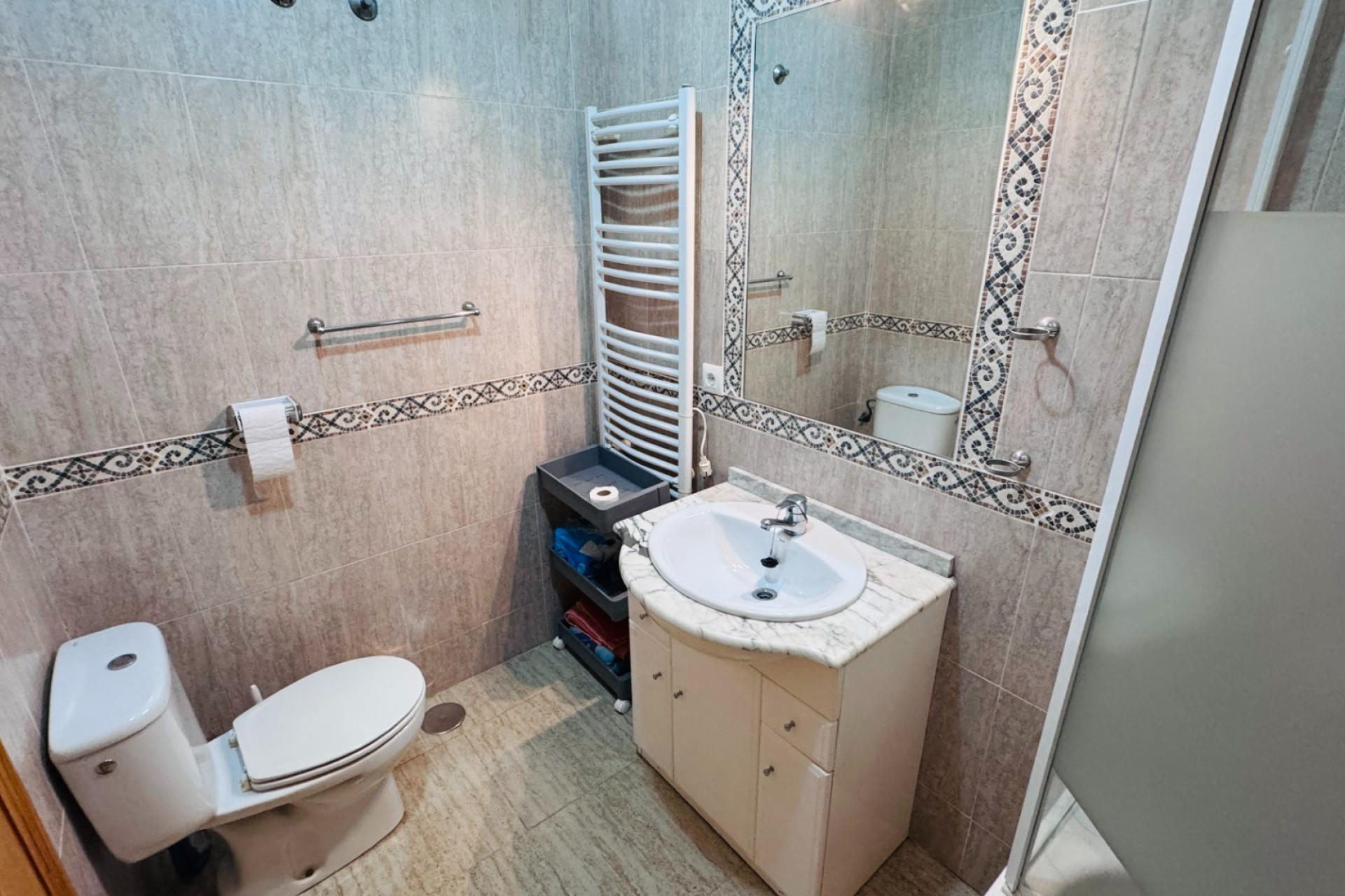 Resale - Town House - Daya Nueva