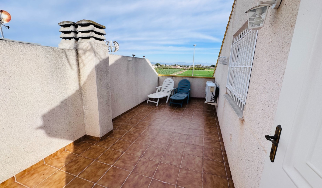 Resale - Town House - Daya Nueva