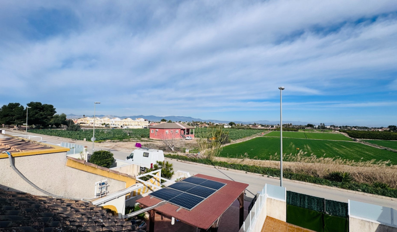 Resale - Town House - Daya Nueva