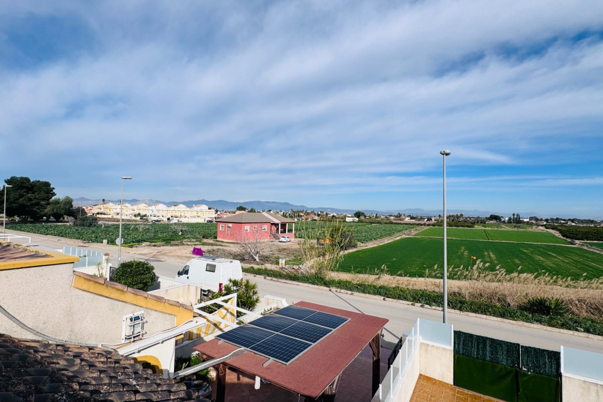 Resale - Town House - Daya Nueva