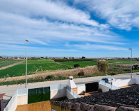 Resale - Town House - Daya Nueva