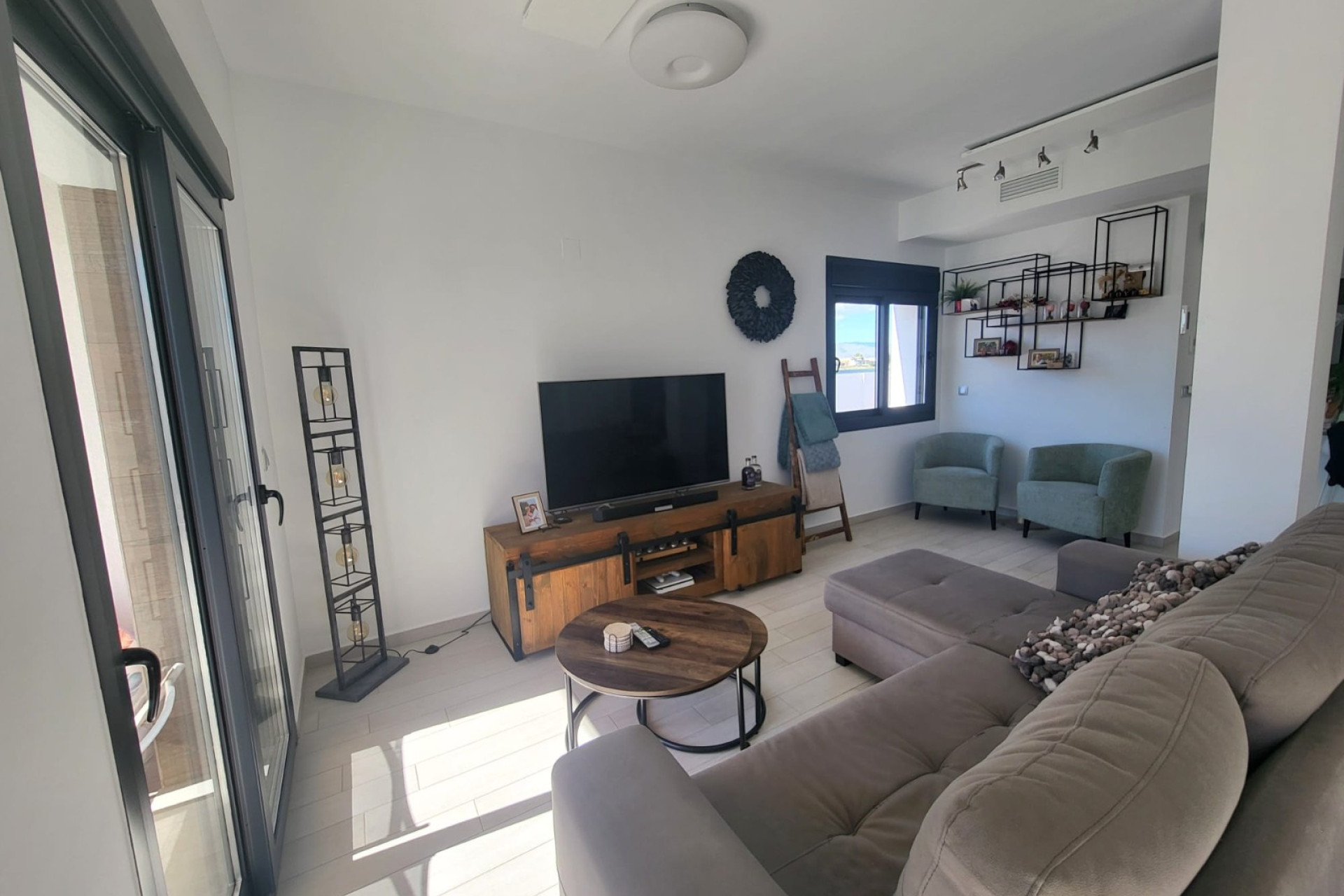 Resale - Town House - Daya Vieja