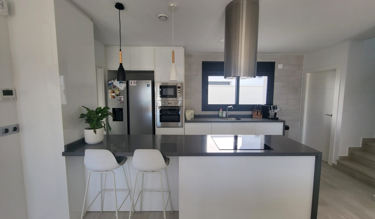 Resale - Town House - Daya Vieja