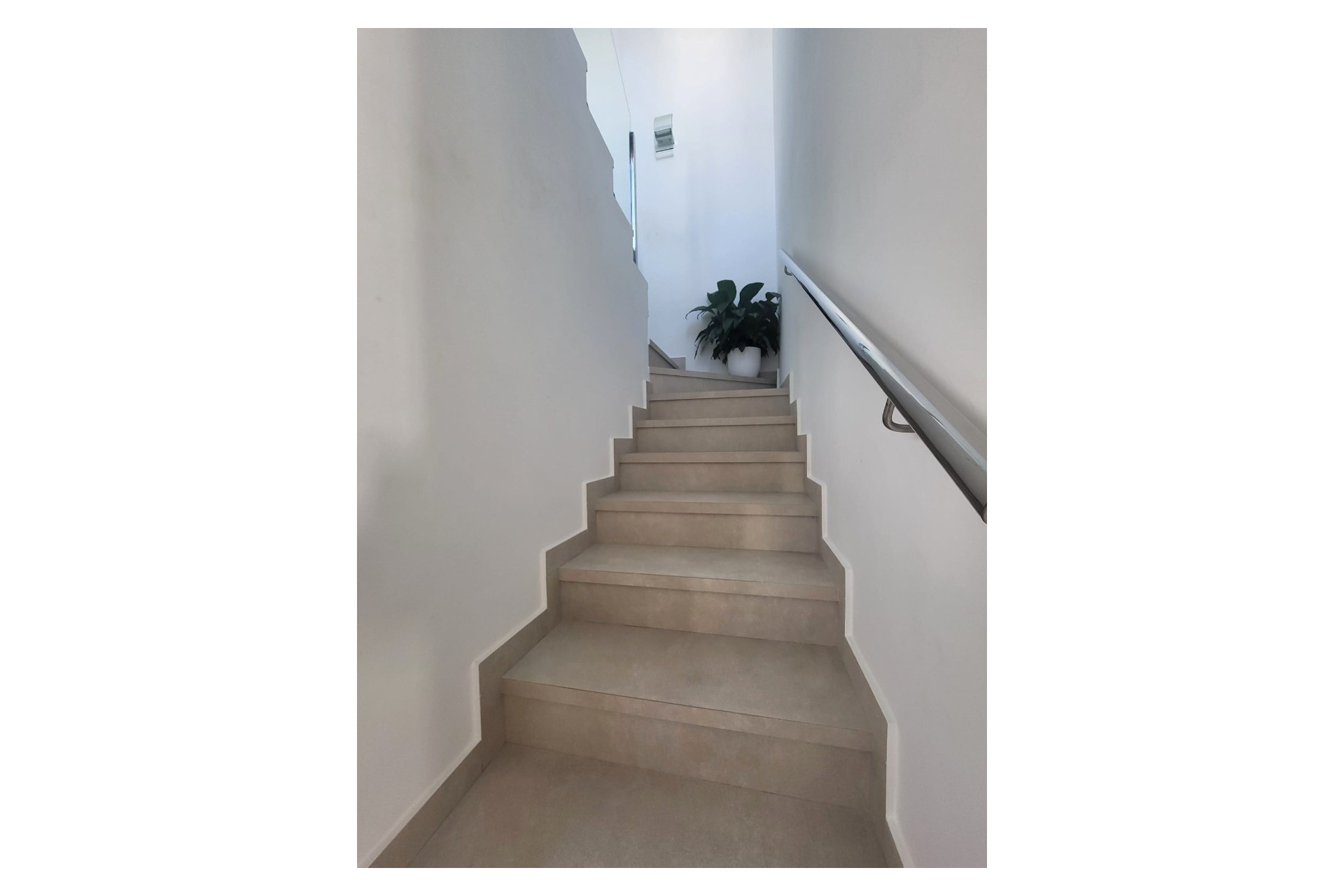 Resale - Town House - Daya Vieja