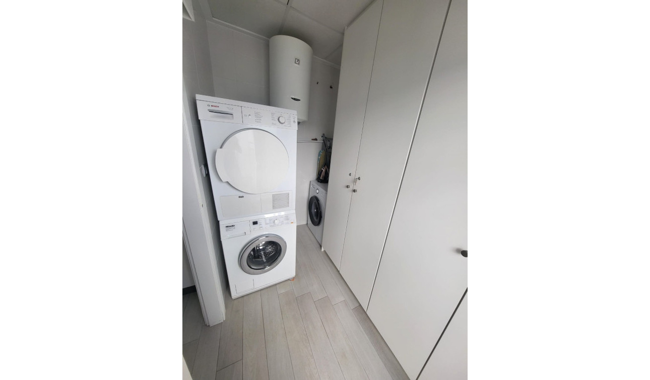 Resale - Town House - Daya Vieja