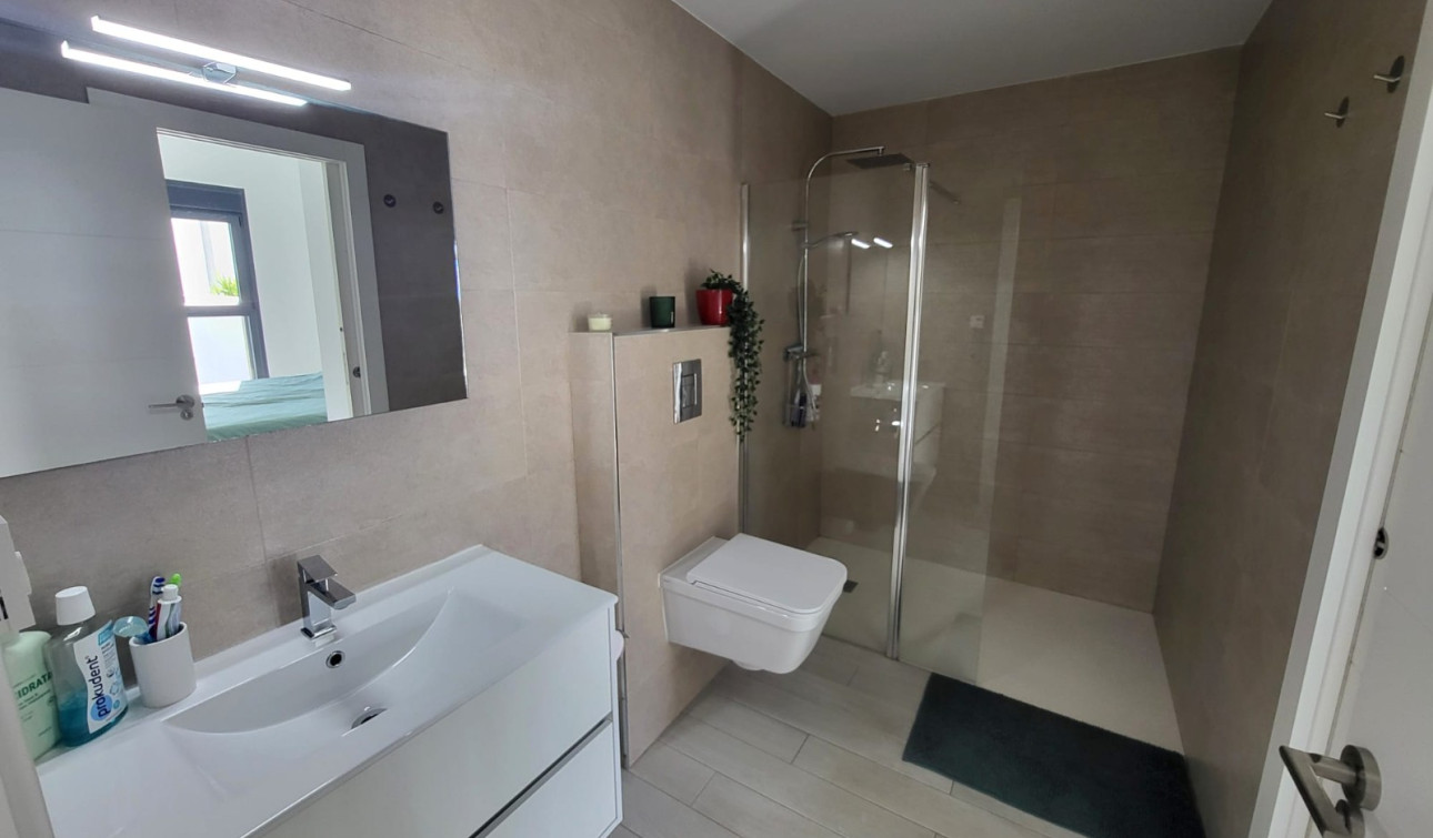 Resale - Town House - Daya Vieja