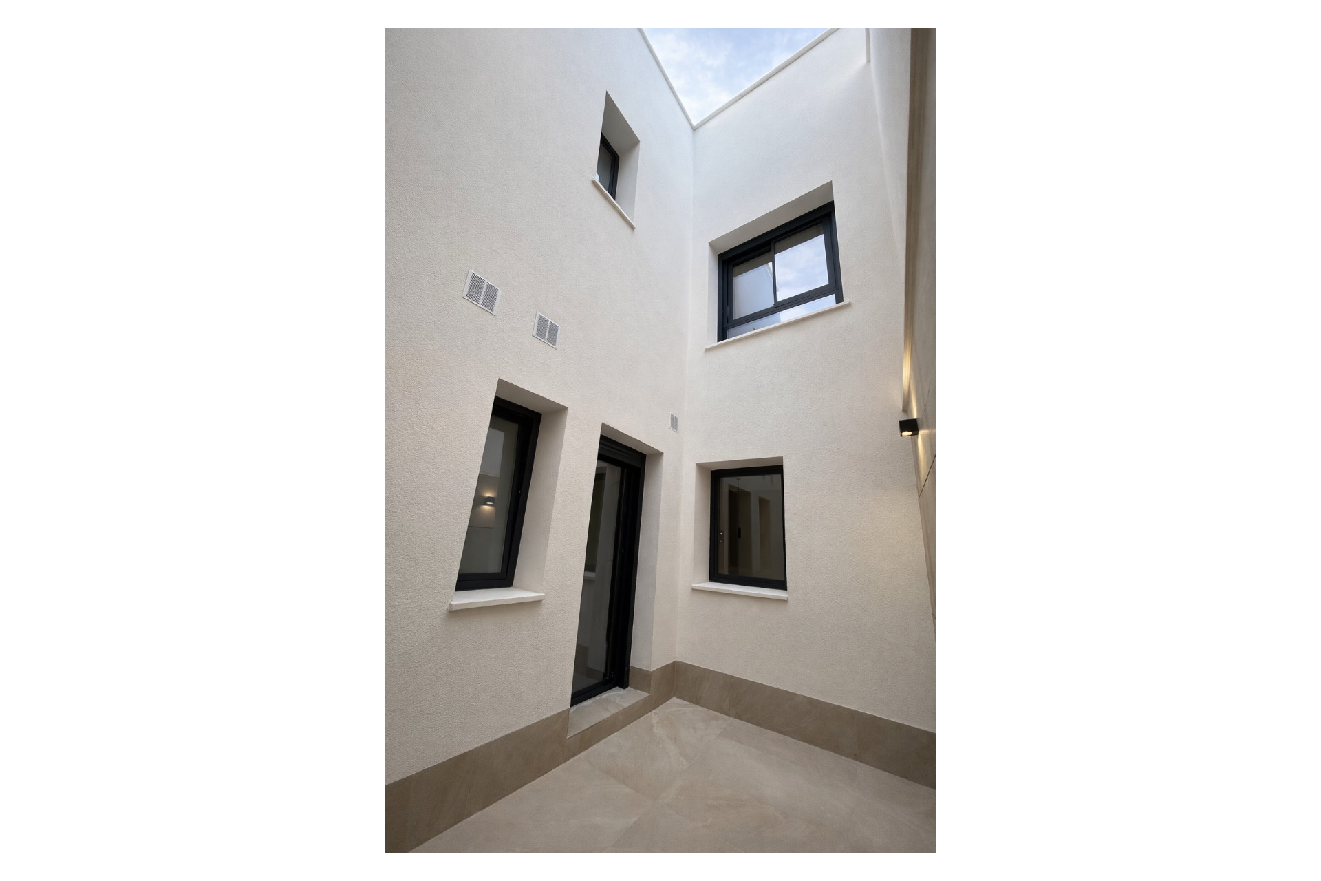 Resale - Town House - Dolores - Pueblo