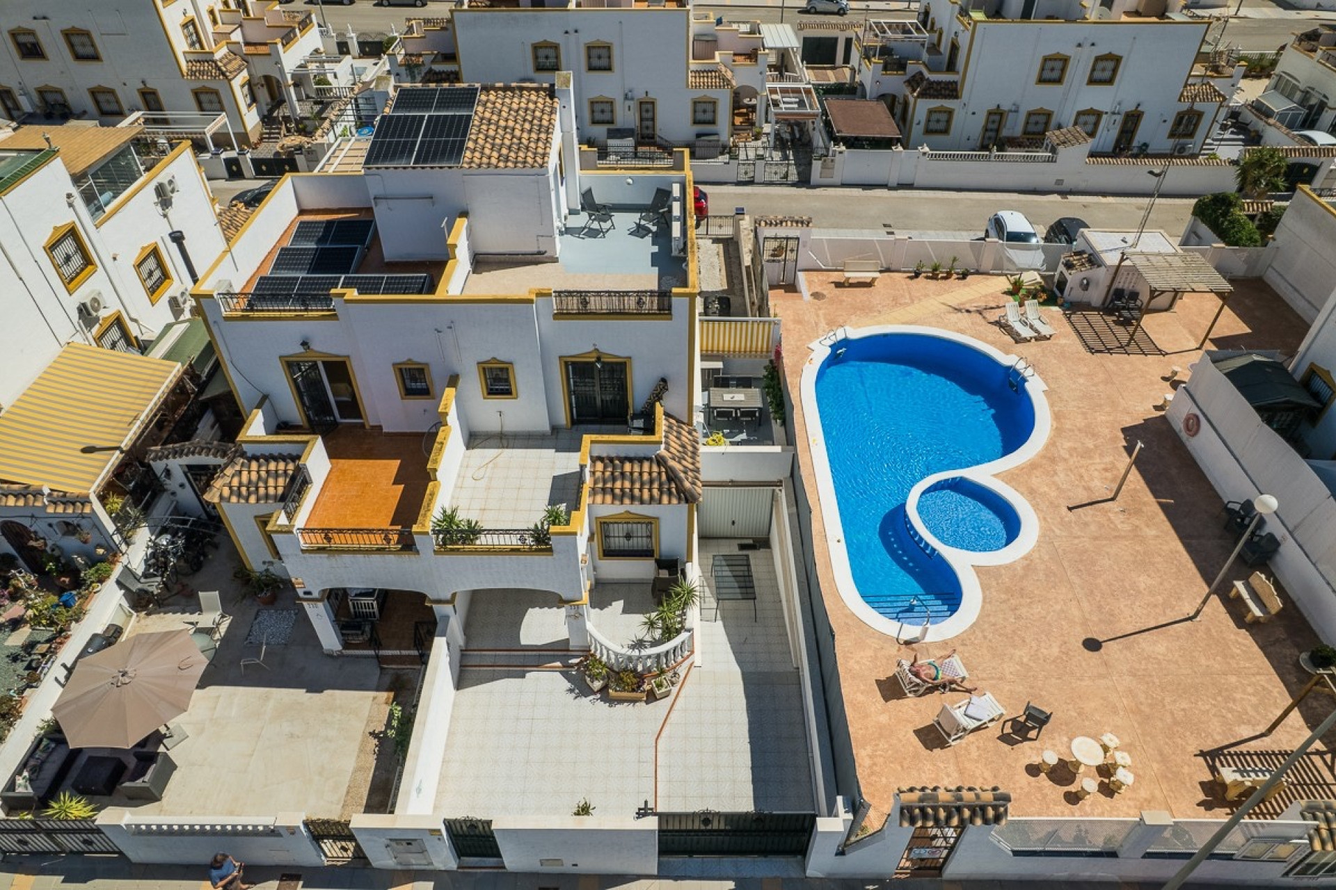 Resale - Town House - Entre Naranjos