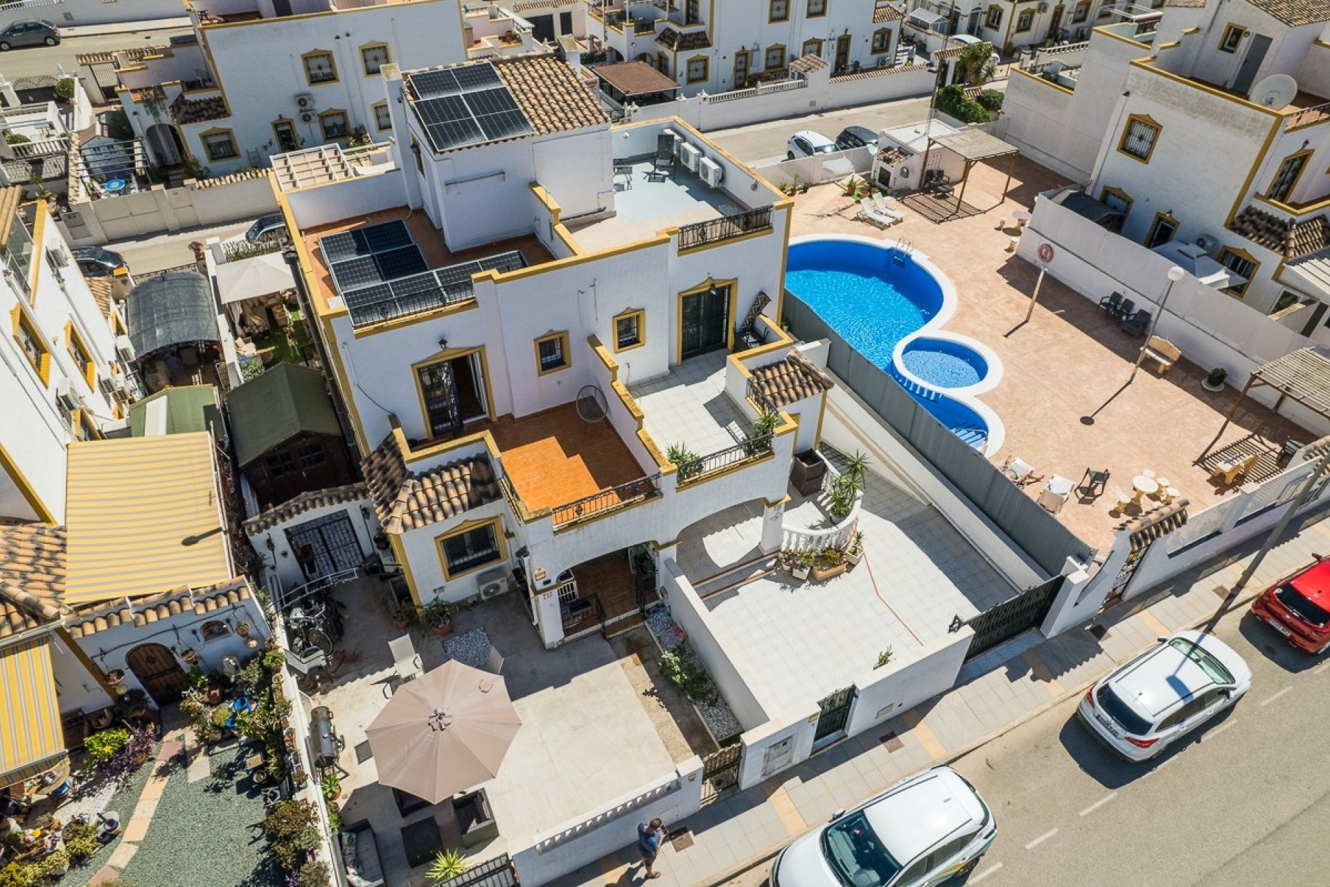 Resale - Town House - Entre Naranjos