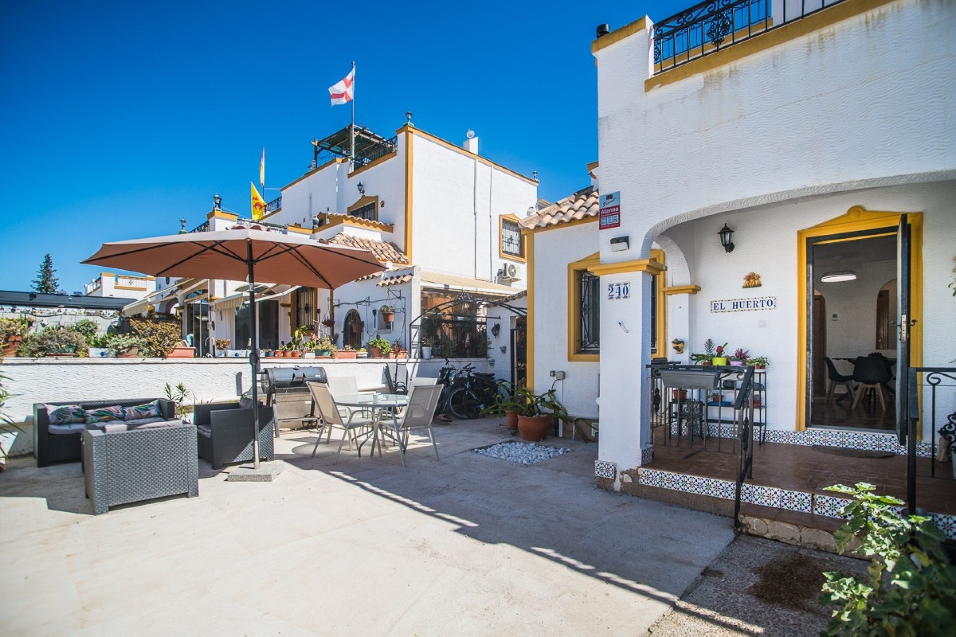 Resale - Town House - Entre Naranjos