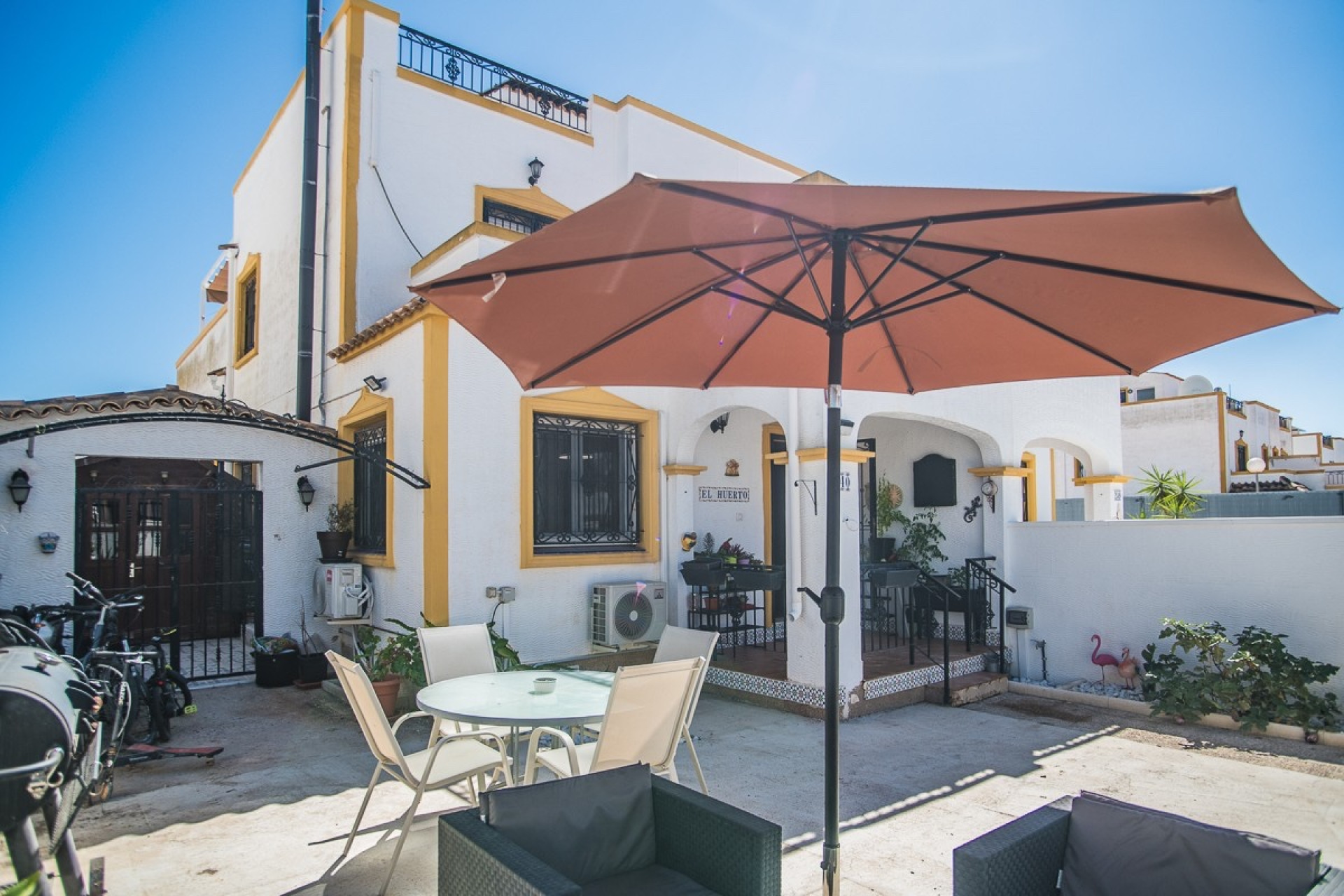 Resale - Town House - Entre Naranjos
