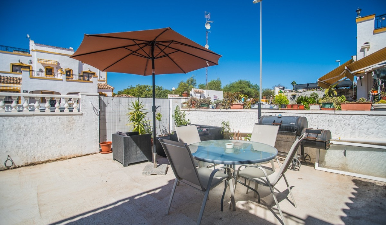 Resale - Town House - Entre Naranjos