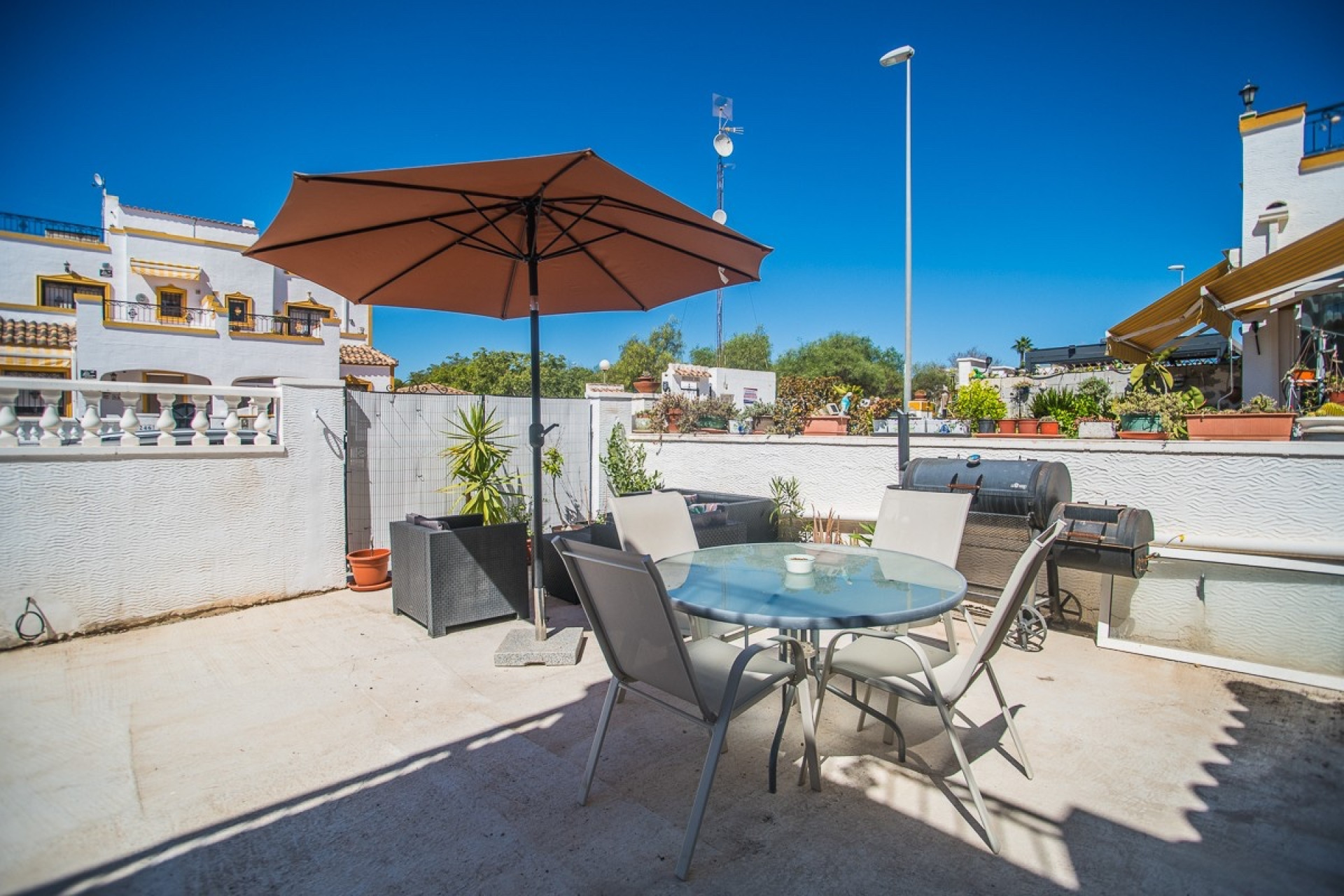 Resale - Town House - Entre Naranjos