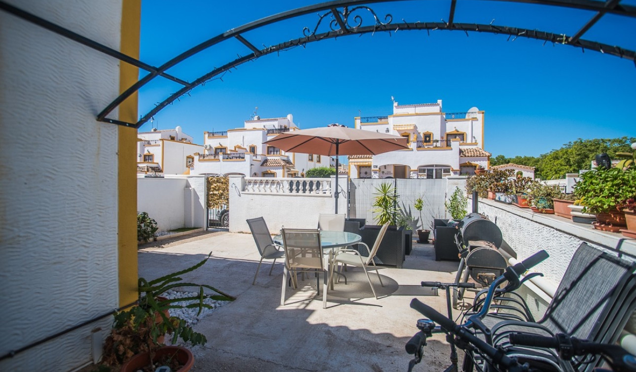 Resale - Town House - Entre Naranjos