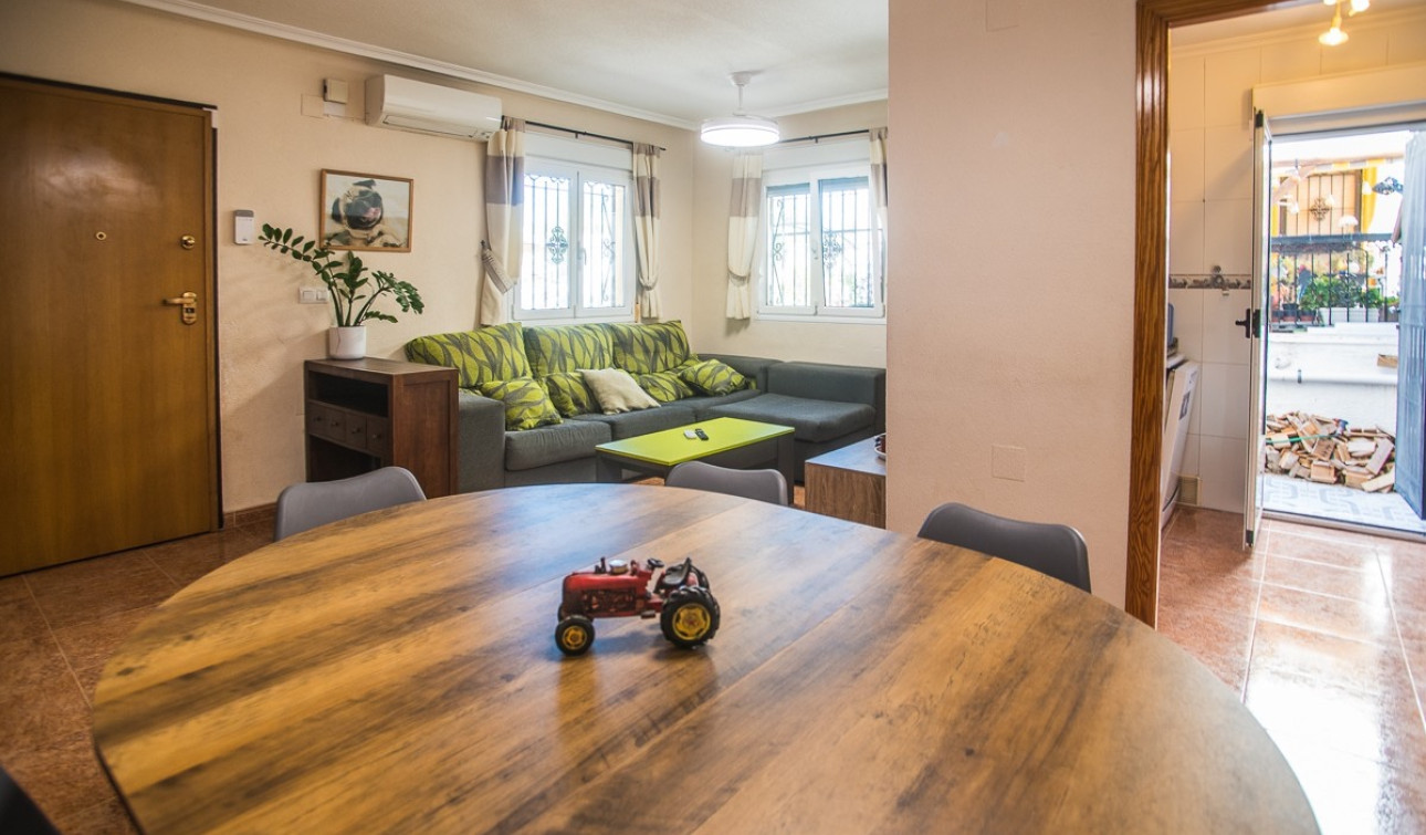 Resale - Town House - Entre Naranjos