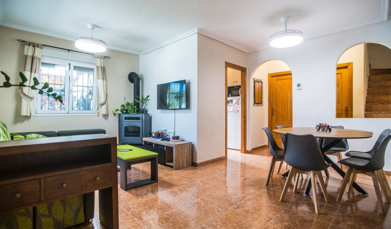 Resale - Town House - Entre Naranjos