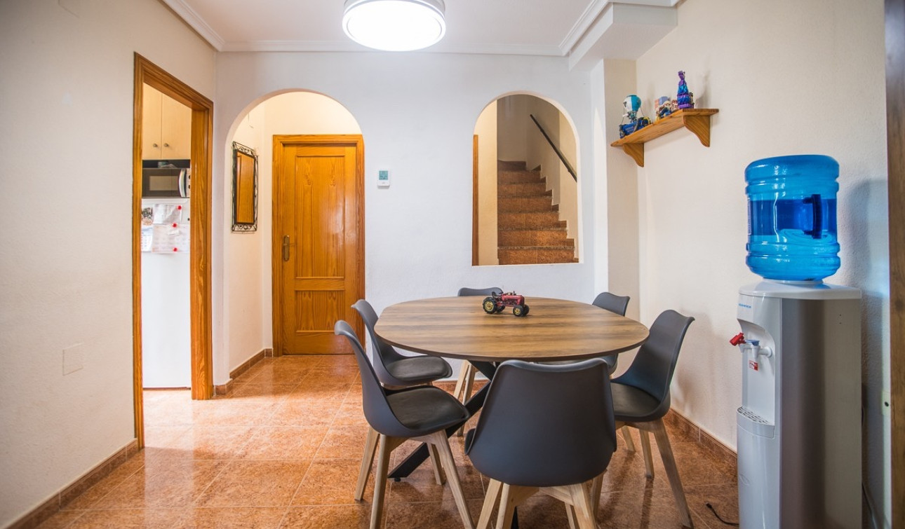 Resale - Town House - Entre Naranjos
