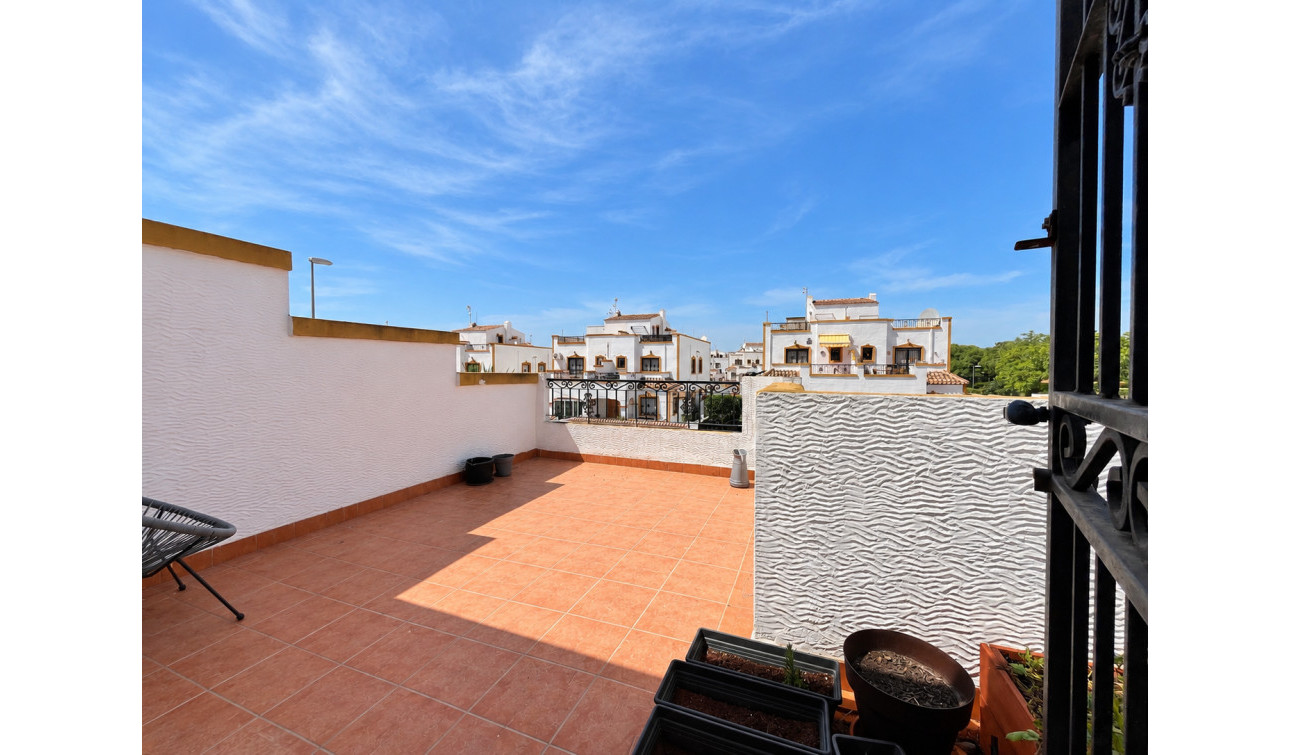 Resale - Town House - Entre Naranjos