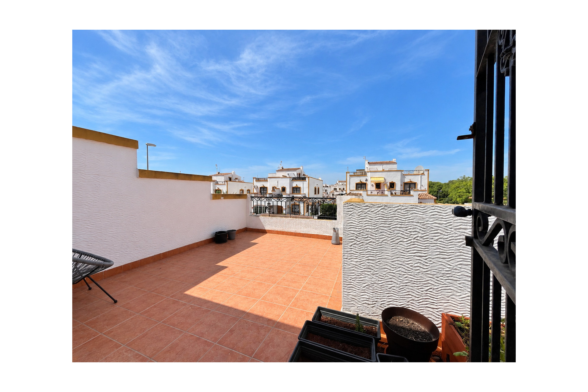 Resale - Town House - Entre Naranjos