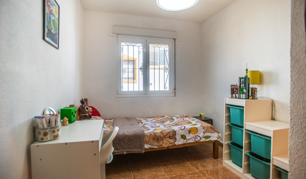 Resale - Town House - Entre Naranjos