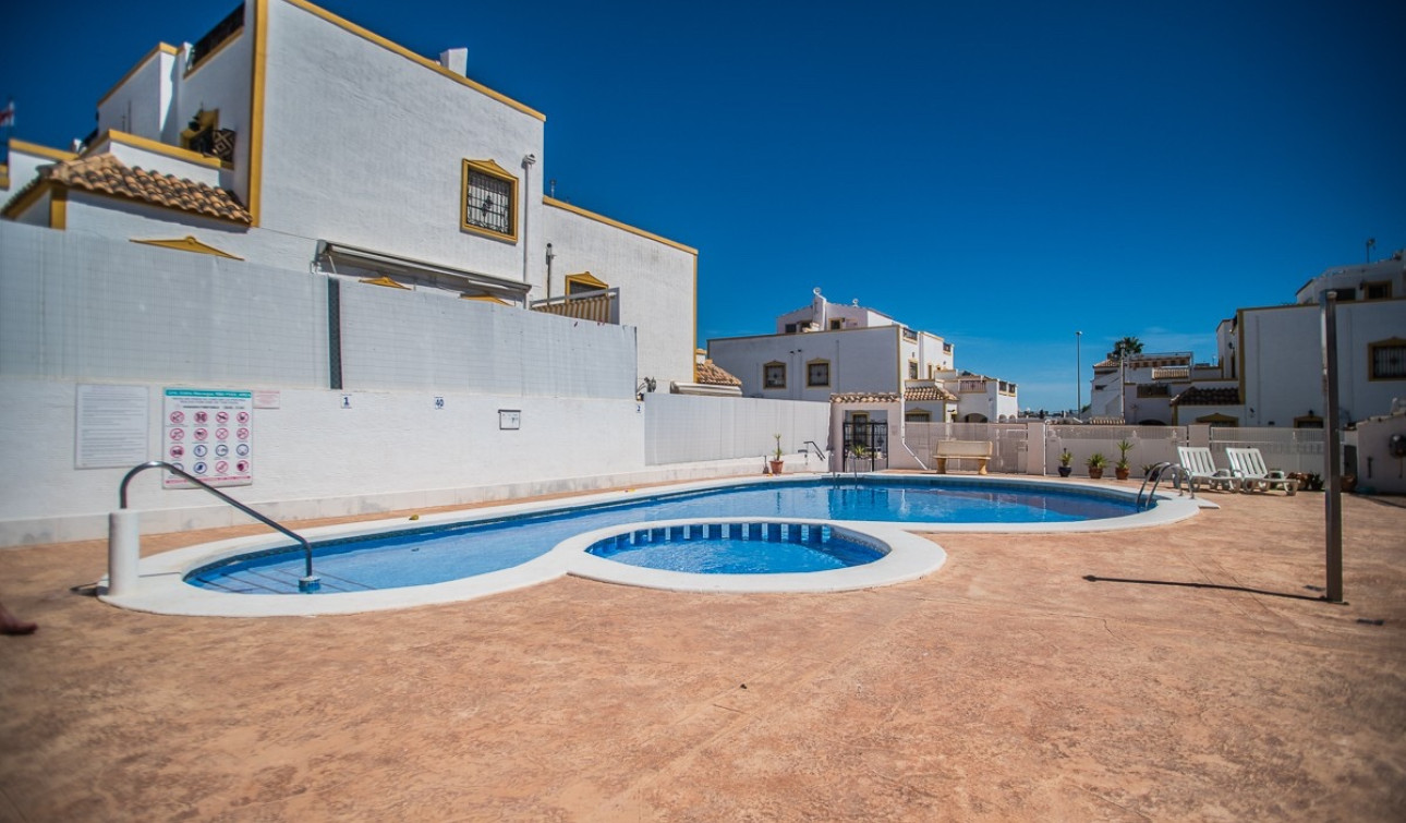 Resale - Town House - Entre Naranjos