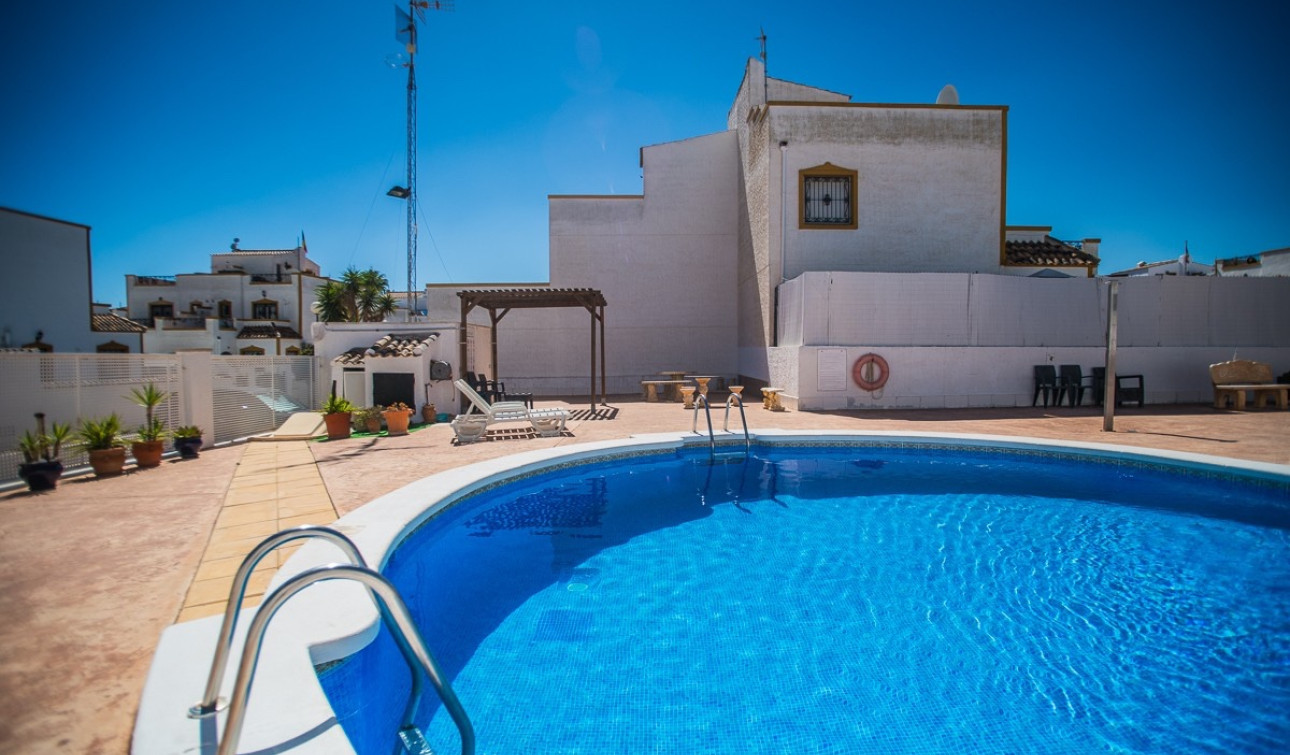 Resale - Town House - Entre Naranjos