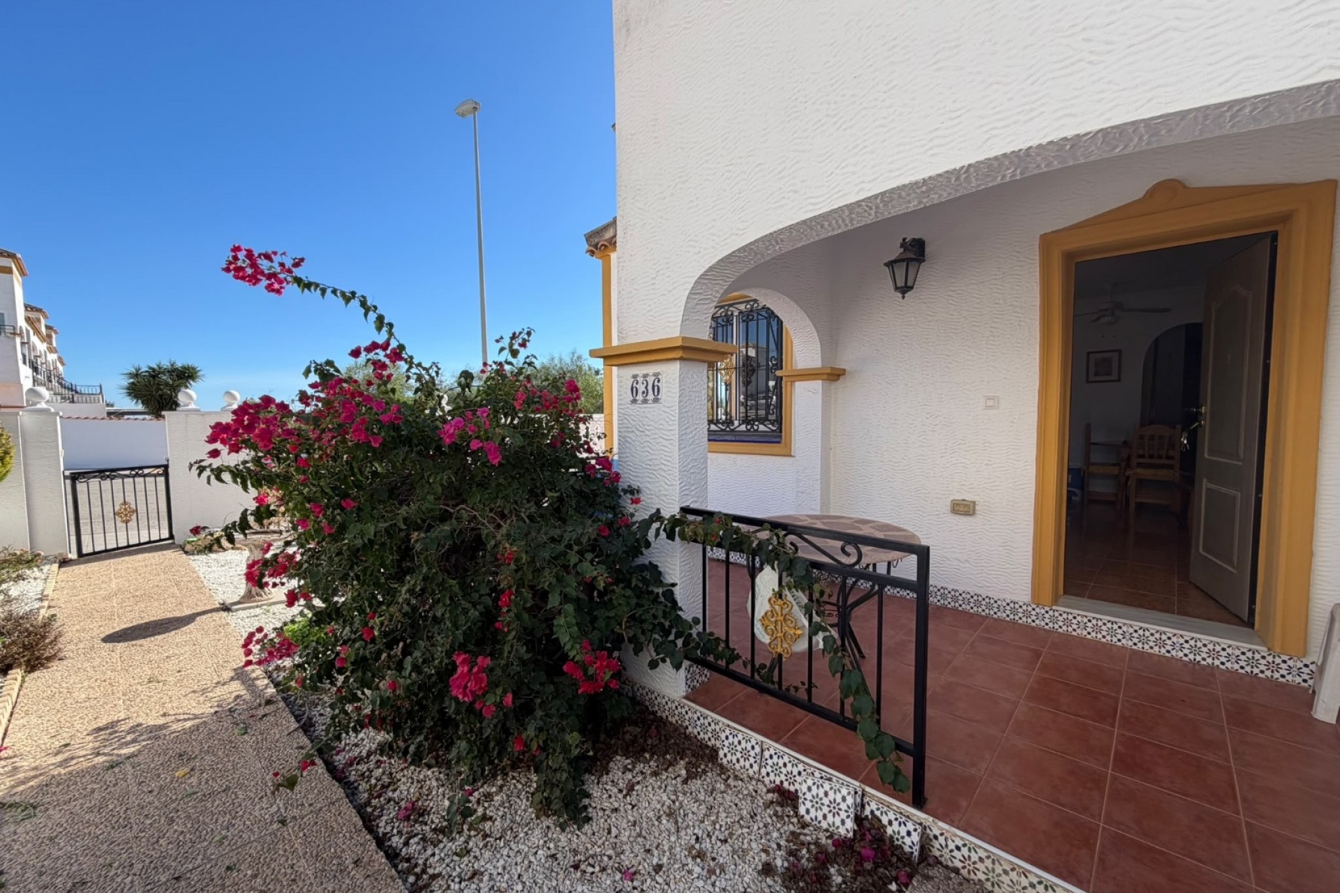 Resale - Town House - Entre Naranjos